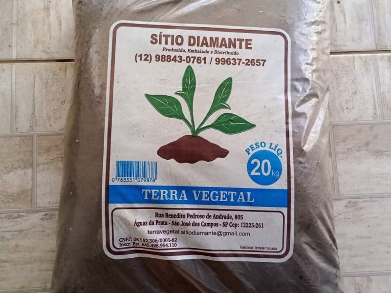 terra-adubada-pacote-20-kg