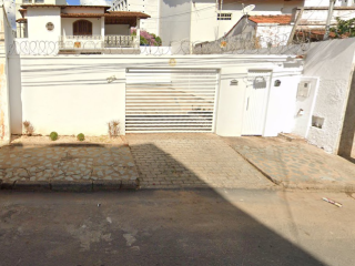 casa-no-centro-de-montes-claros-mg